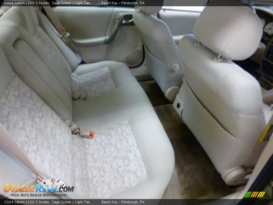 2004 Saturn L300 3 Sedan Sage Green / Light Tan Photo #10