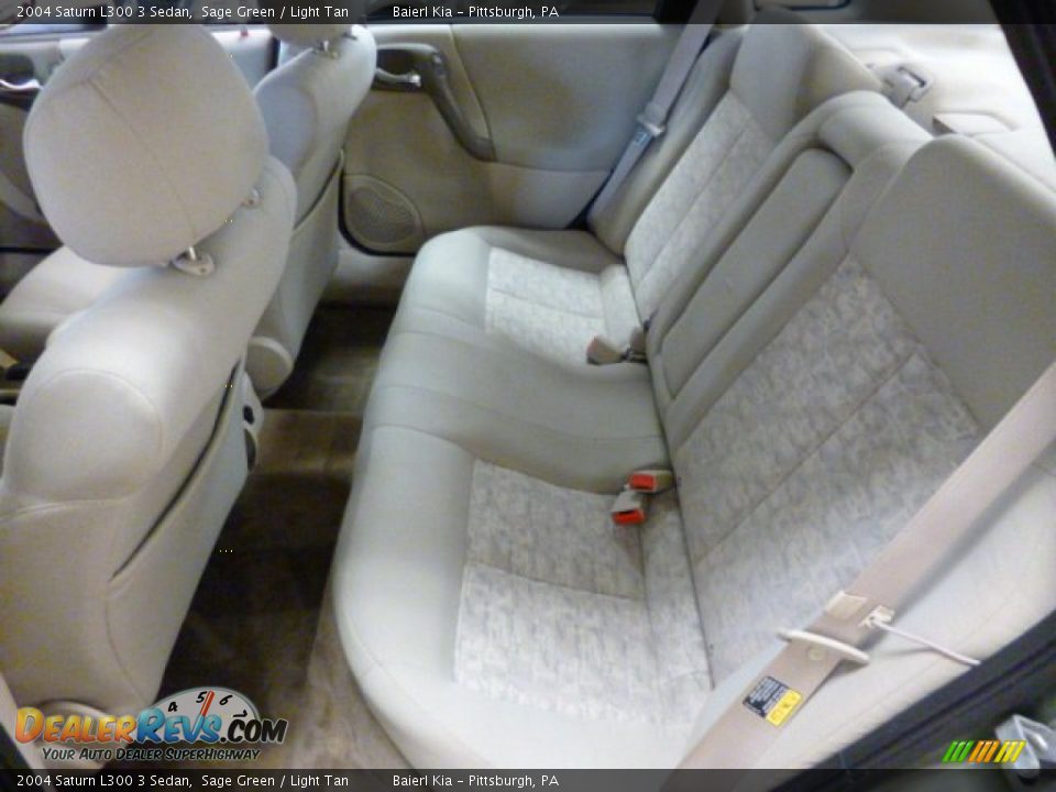 2004 Saturn L300 3 Sedan Sage Green / Light Tan Photo #11