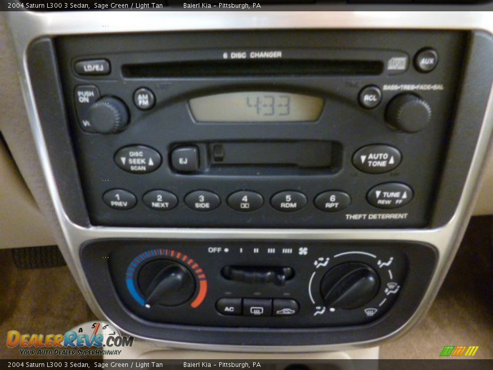 2004 Saturn L300 3 Sedan Sage Green / Light Tan Photo #18