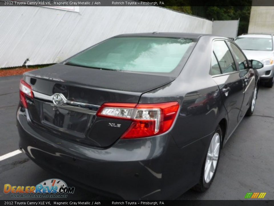 2012 Toyota Camry XLE V6 Magnetic Gray Metallic / Ash Photo #11
