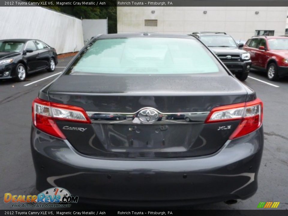 2012 Toyota Camry XLE V6 Magnetic Gray Metallic / Ash Photo #12