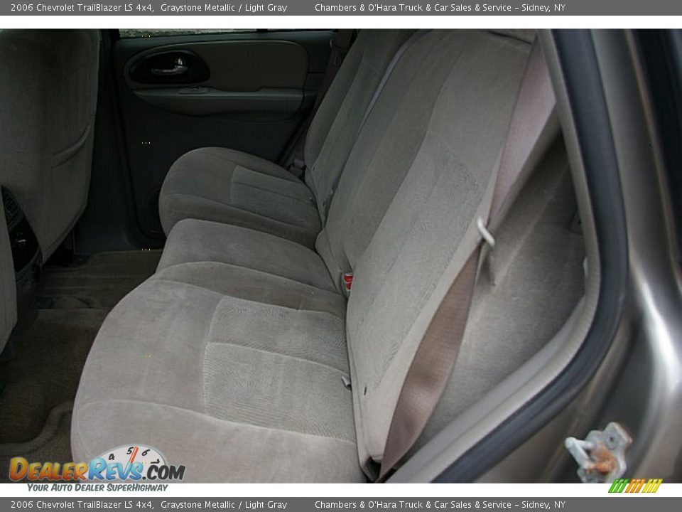 2006 Chevrolet TrailBlazer LS 4x4 Graystone Metallic / Light Gray Photo #2
