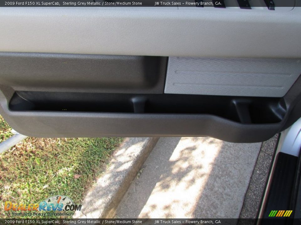 2009 Ford F150 XL SuperCab Sterling Grey Metallic / Stone/Medium Stone Photo #17