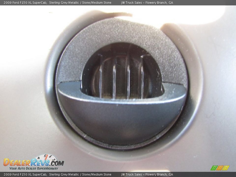 2009 Ford F150 XL SuperCab Sterling Grey Metallic / Stone/Medium Stone Photo #31