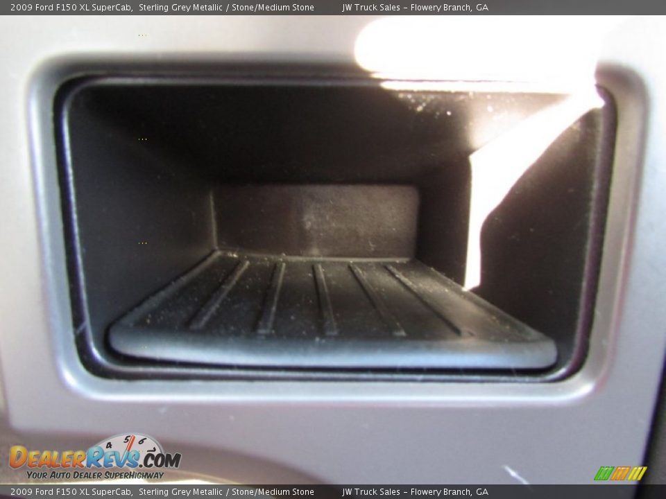 2009 Ford F150 XL SuperCab Sterling Grey Metallic / Stone/Medium Stone Photo #32