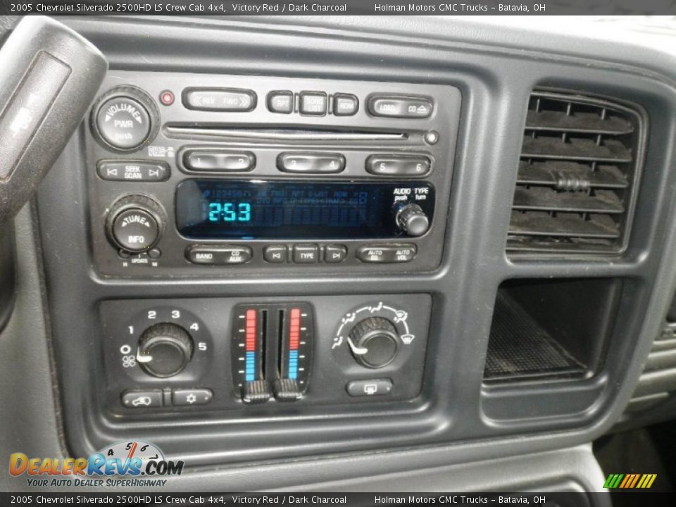 2005 Chevrolet Silverado 2500HD LS Crew Cab 4x4 Victory Red / Dark Charcoal Photo #8
