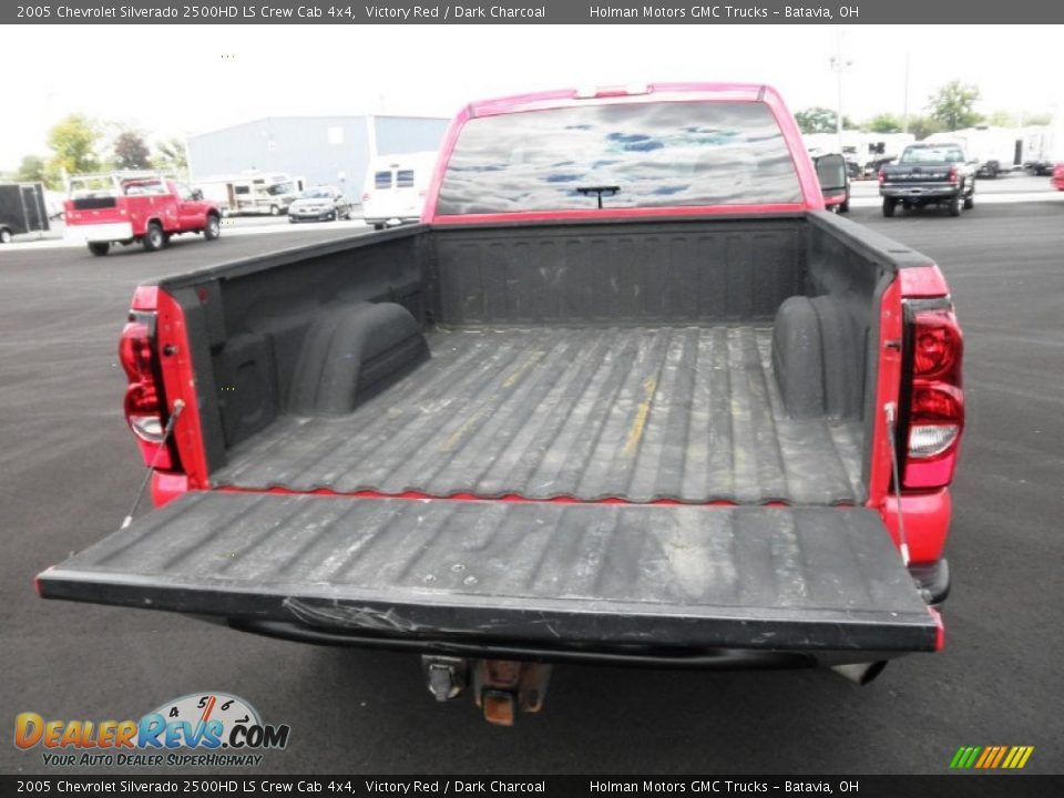 2005 Chevrolet Silverado 2500HD LS Crew Cab 4x4 Victory Red / Dark Charcoal Photo #24