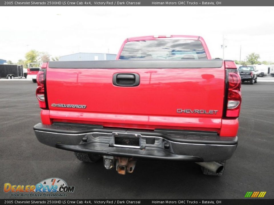 2005 Chevrolet Silverado 2500HD LS Crew Cab 4x4 Victory Red / Dark Charcoal Photo #26