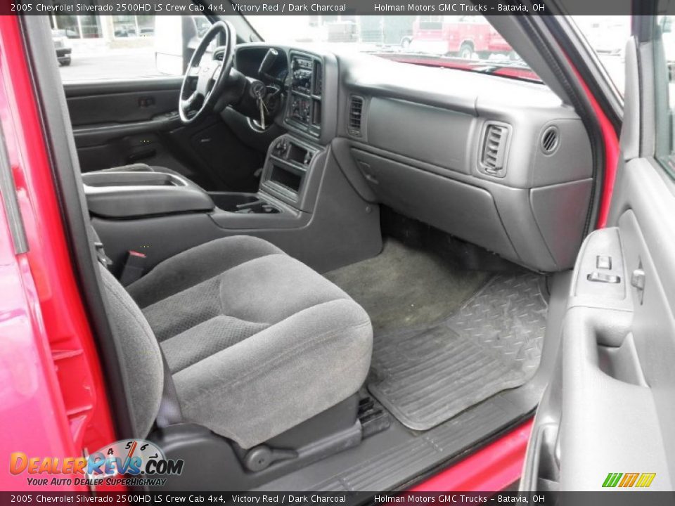 2005 Chevrolet Silverado 2500HD LS Crew Cab 4x4 Victory Red / Dark Charcoal Photo #28
