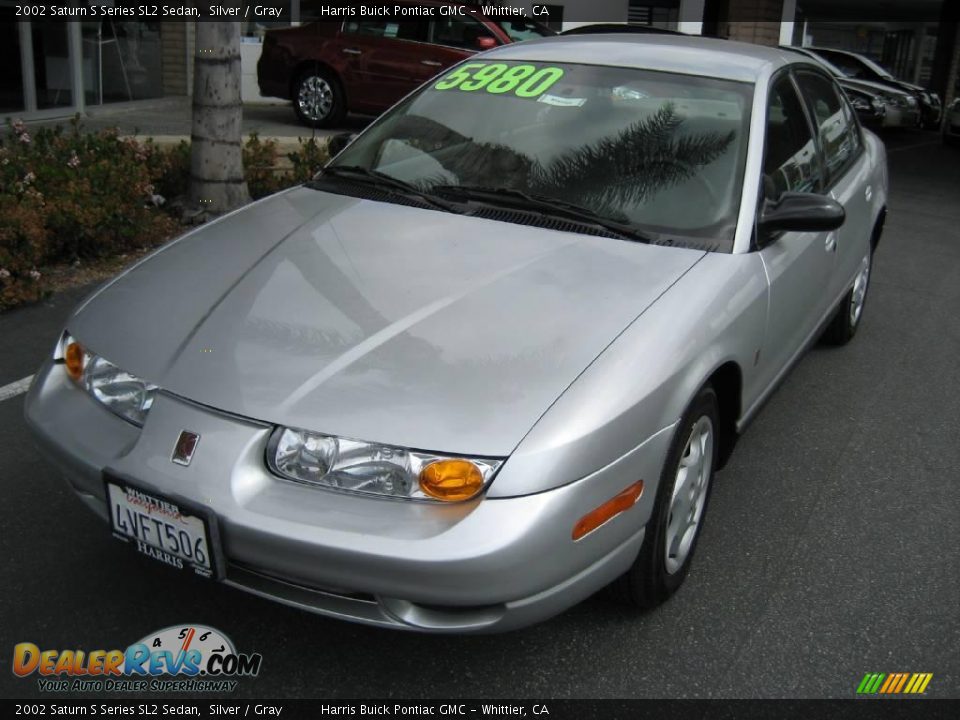 2002 Saturn S Series SL2 Sedan Silver / Gray Photo #3