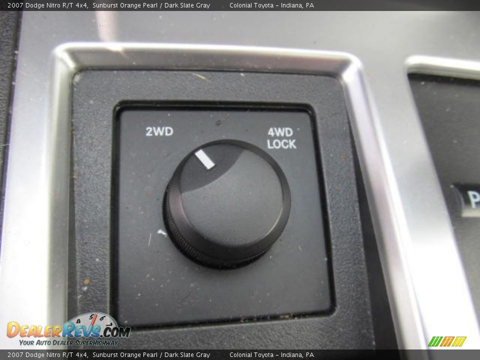 2007 Dodge Nitro R/T 4x4 Sunburst Orange Pearl / Dark Slate Gray Photo #16