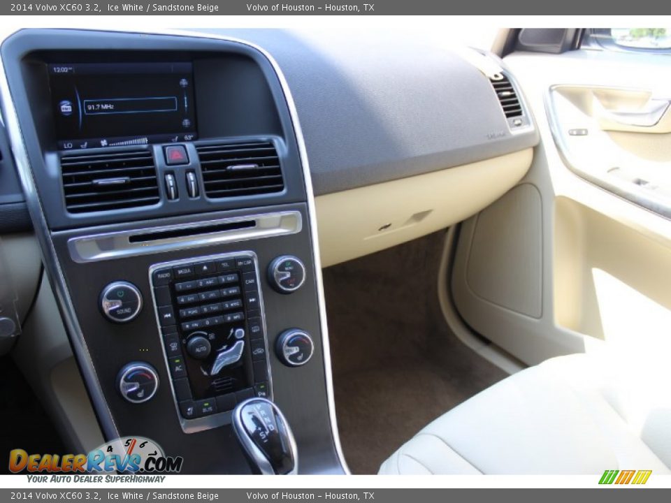2014 Volvo XC60 3.2 Ice White / Sandstone Beige Photo #12