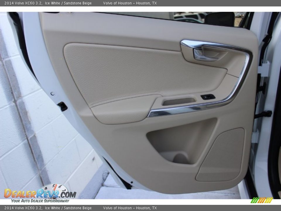 2014 Volvo XC60 3.2 Ice White / Sandstone Beige Photo #26