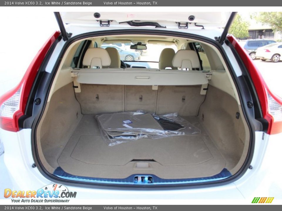 2014 Volvo XC60 3.2 Ice White / Sandstone Beige Photo #32