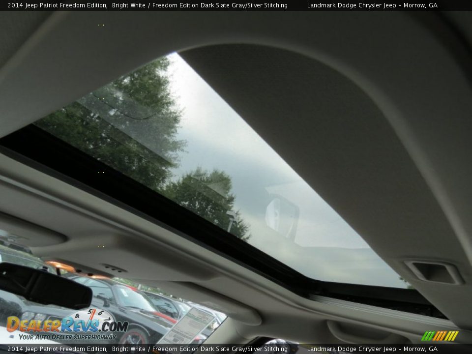 2014 Jeep Patriot Freedom Edition Bright White / Freedom Edition Dark Slate Gray/Silver Stitching Photo #9