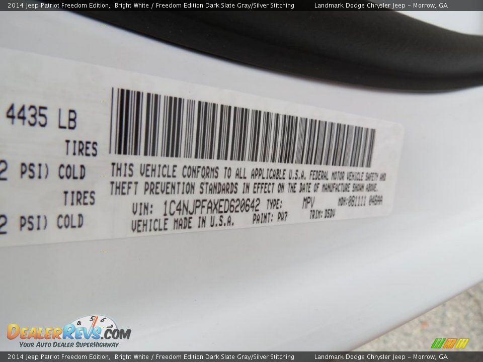 2014 Jeep Patriot Freedom Edition Bright White / Freedom Edition Dark Slate Gray/Silver Stitching Photo #11