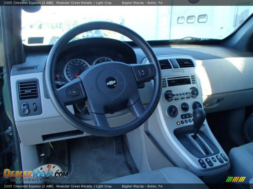 2005 Chevrolet Equinox LS AWD Meander Green Metallic / Light Gray Photo #10