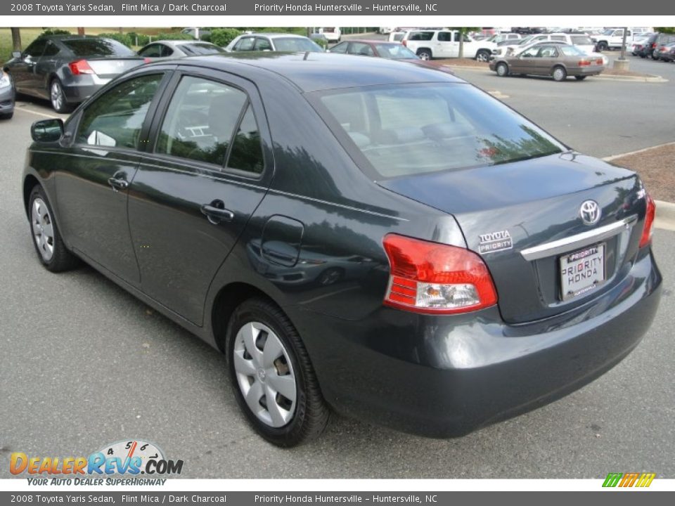 2008 Toyota Yaris Sedan Flint Mica / Dark Charcoal Photo #4