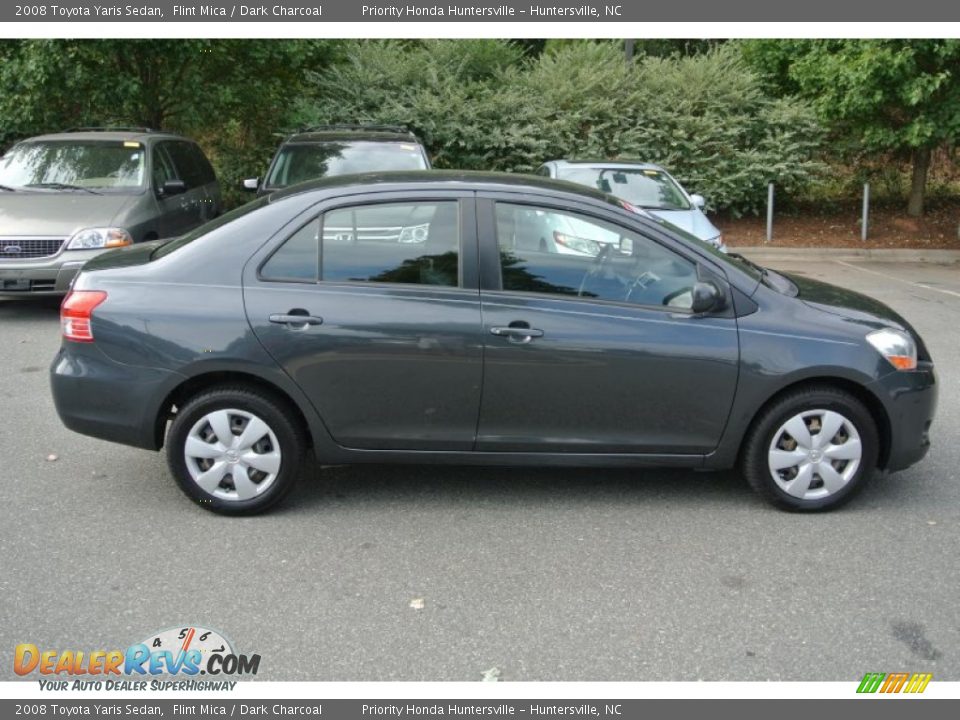 2008 Toyota Yaris Sedan Flint Mica / Dark Charcoal Photo #6