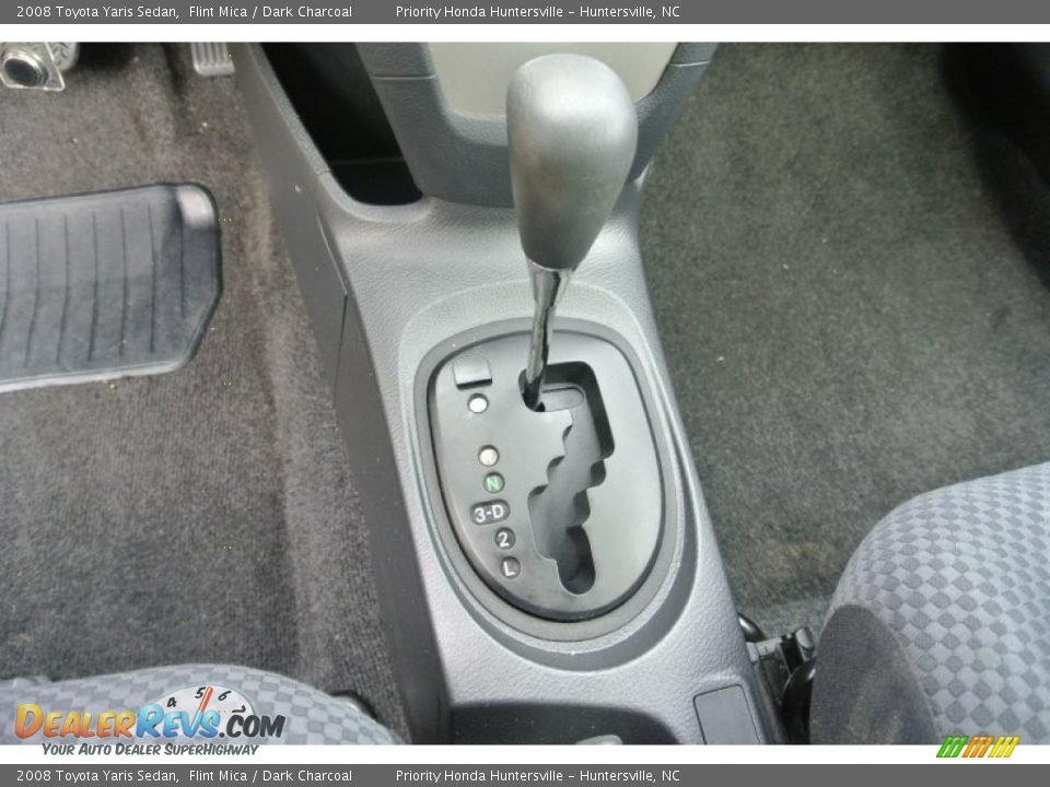 2008 Toyota Yaris Sedan Flint Mica / Dark Charcoal Photo #13