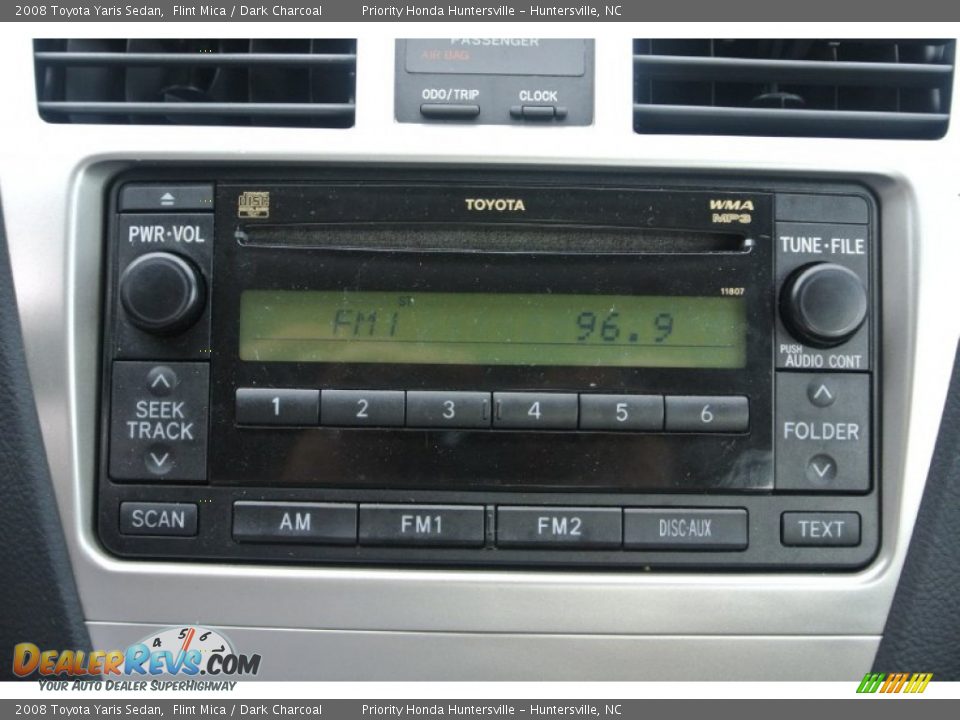 2008 Toyota Yaris Sedan Flint Mica / Dark Charcoal Photo #15