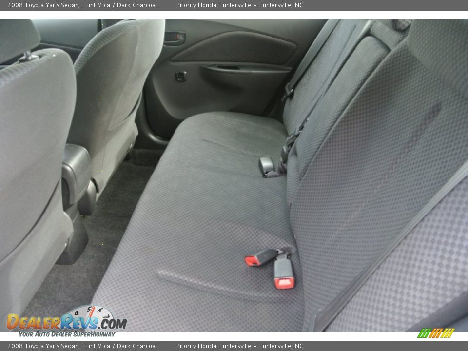 2008 Toyota Yaris Sedan Flint Mica / Dark Charcoal Photo #17