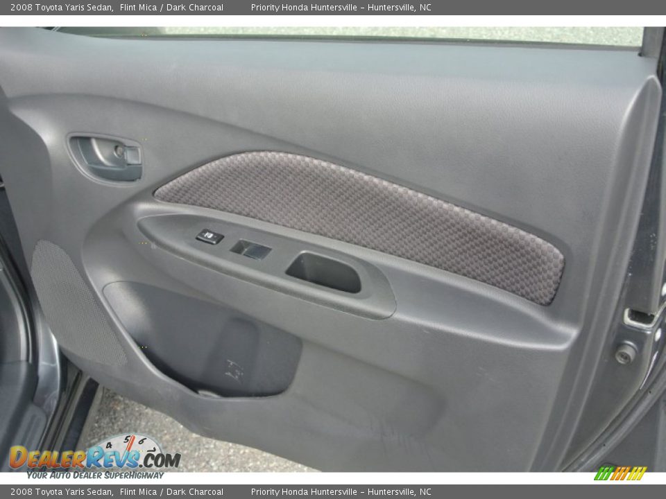 2008 Toyota Yaris Sedan Flint Mica / Dark Charcoal Photo #22