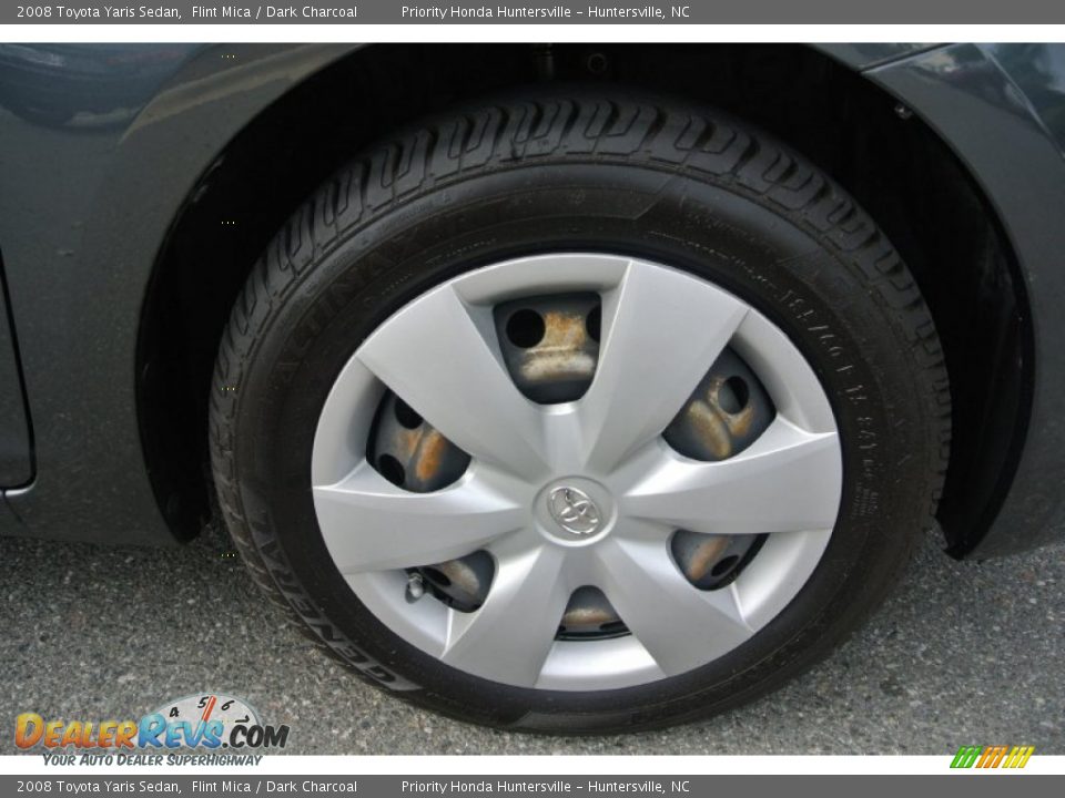 2008 Toyota Yaris Sedan Flint Mica / Dark Charcoal Photo #24