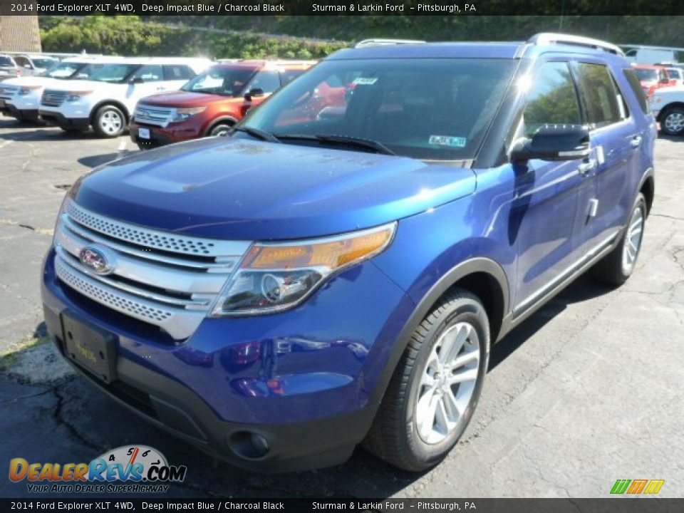 Front 3/4 View of 2014 Ford Explorer XLT 4WD Photo #5
