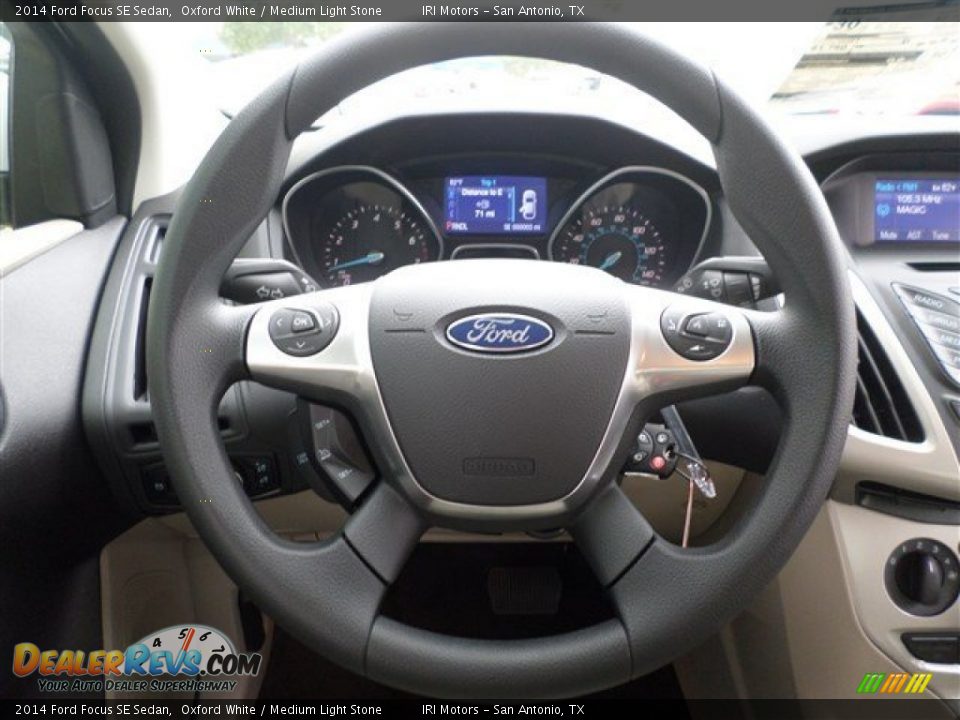 2014 Ford Focus SE Sedan Oxford White / Medium Light Stone Photo #15