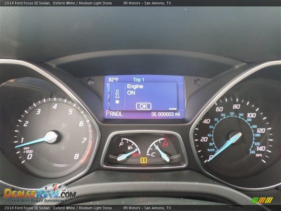 2014 Ford Focus SE Sedan Oxford White / Medium Light Stone Photo #22