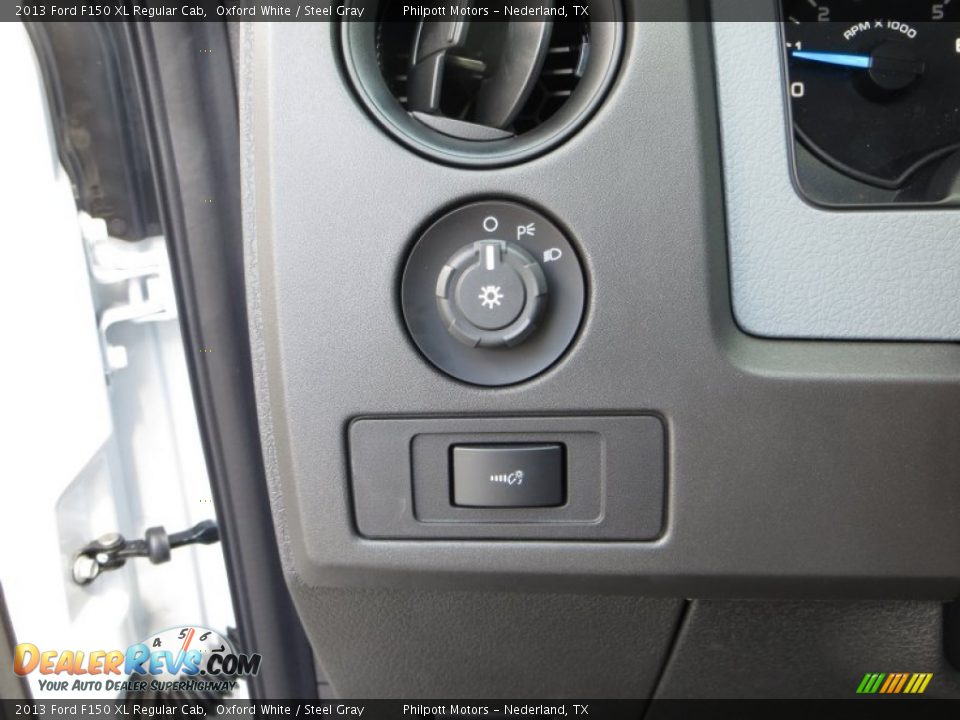 2013 Ford F150 XL Regular Cab Oxford White / Steel Gray Photo #30
