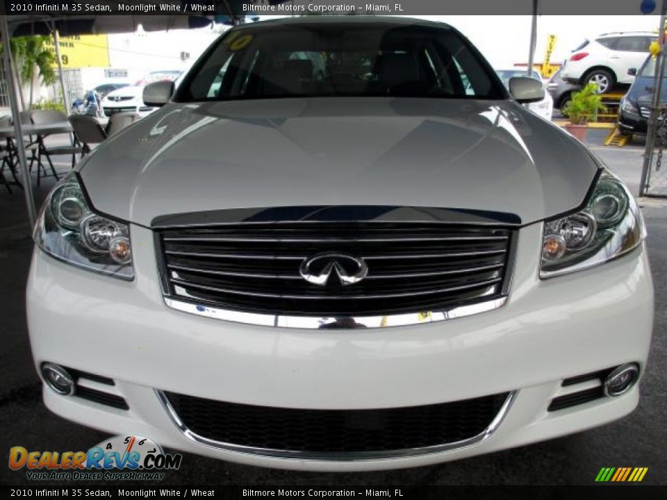 2010 Infiniti M 35 Sedan Moonlight White / Wheat Photo #2