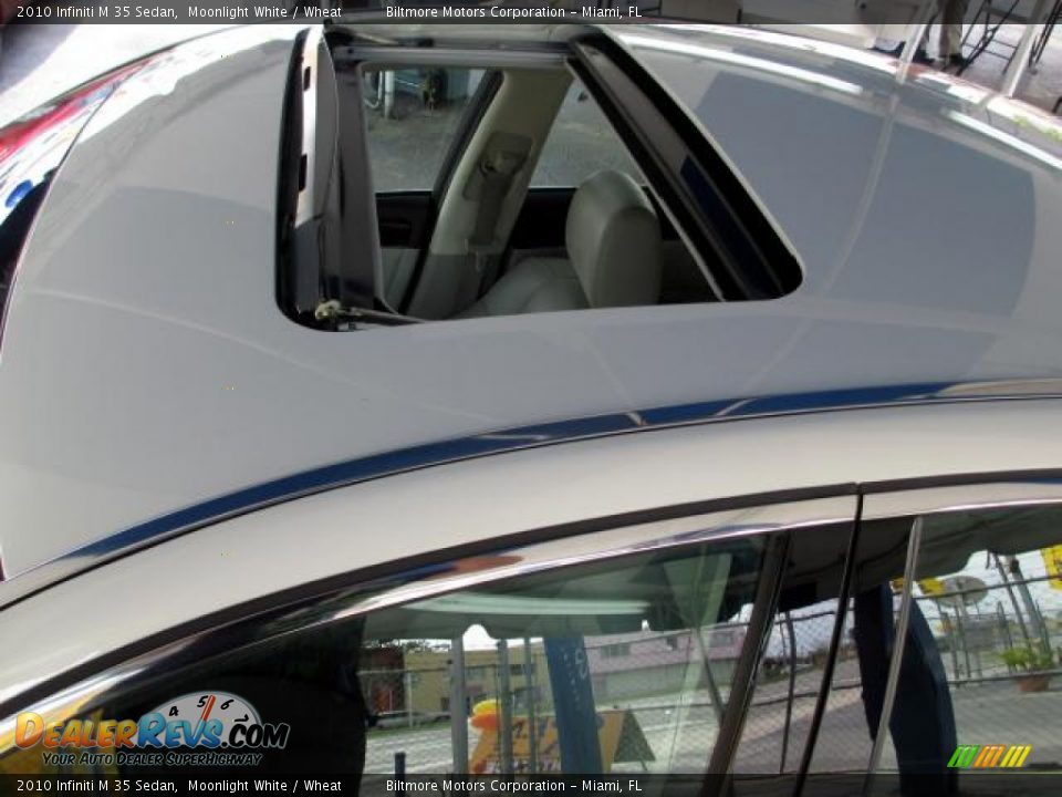 2010 Infiniti M 35 Sedan Moonlight White / Wheat Photo #7