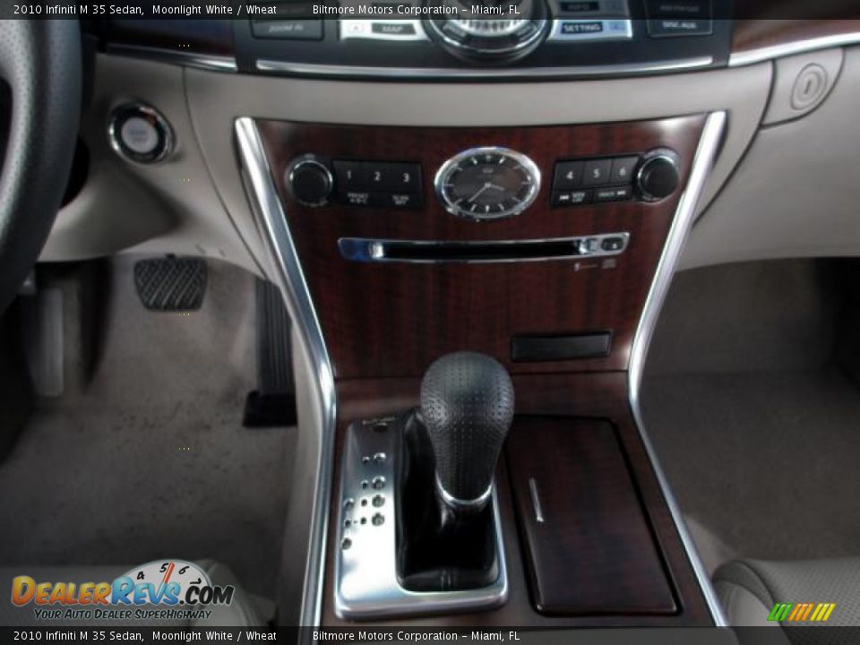2010 Infiniti M 35 Sedan Moonlight White / Wheat Photo #16