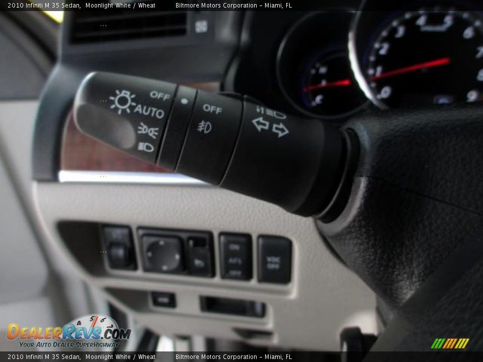 2010 Infiniti M 35 Sedan Moonlight White / Wheat Photo #19