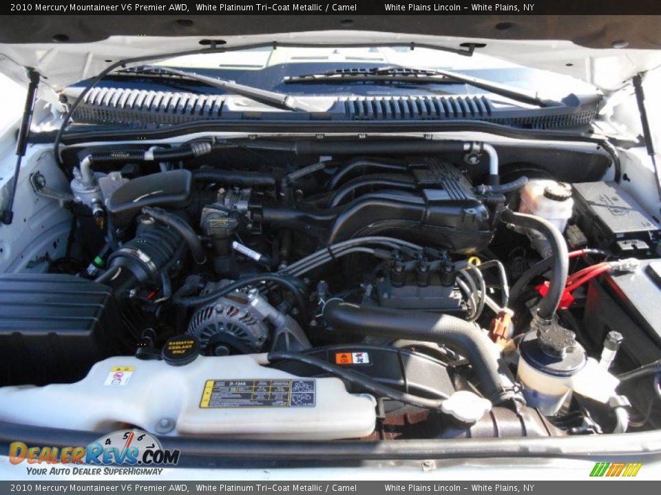 2010 Mercury Mountaineer V6 Premier AWD White Platinum Tri-Coat Metallic / Camel Photo #25