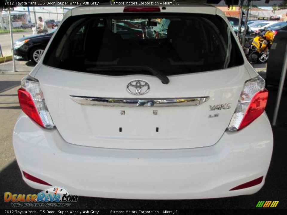 2012 Toyota Yaris LE 5 Door Super White / Ash Gray Photo #5