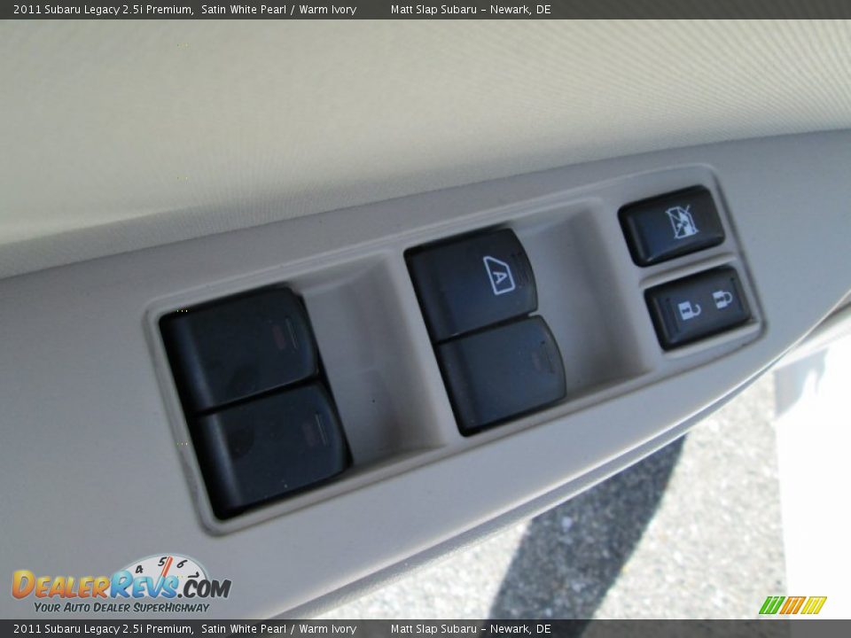 2011 Subaru Legacy 2.5i Premium Satin White Pearl / Warm Ivory Photo #13