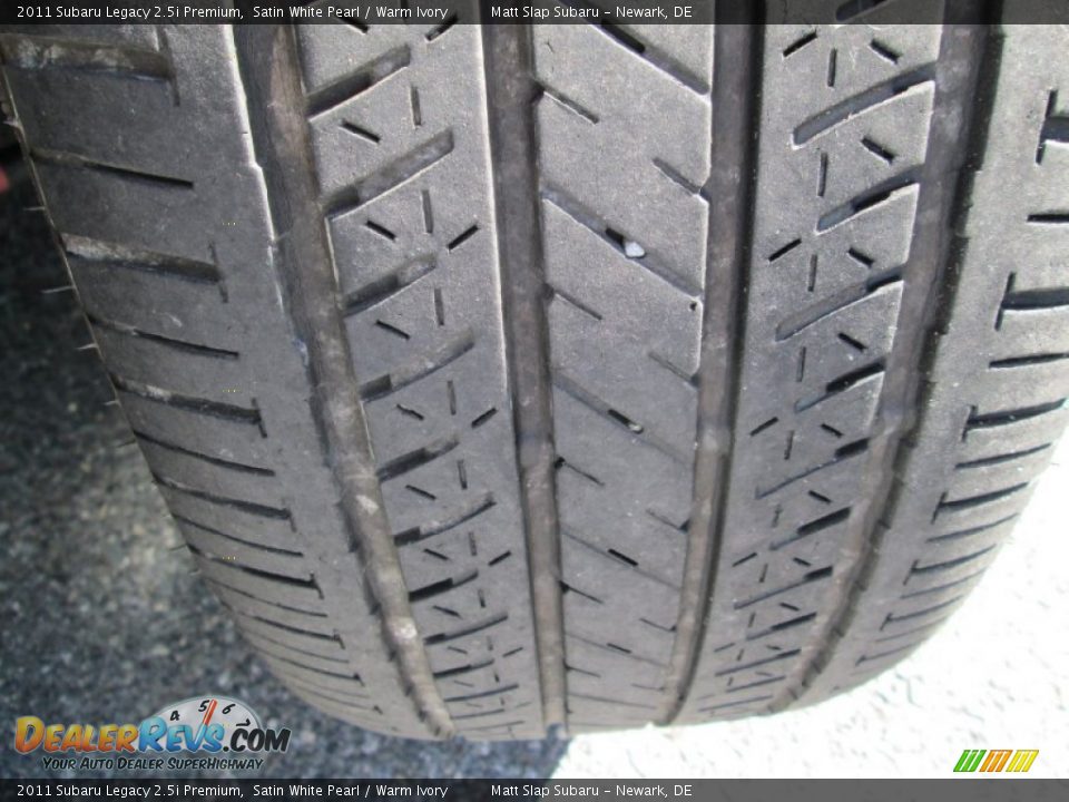 2011 Subaru Legacy 2.5i Premium Satin White Pearl / Warm Ivory Photo #23