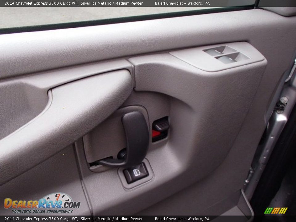 Controls of 2014 Chevrolet Express 3500 Cargo WT Photo #16