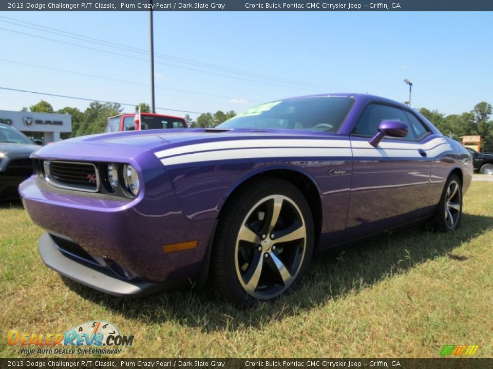 Front 3/4 View of 2013 Dodge Challenger R/T Classic Photo #3