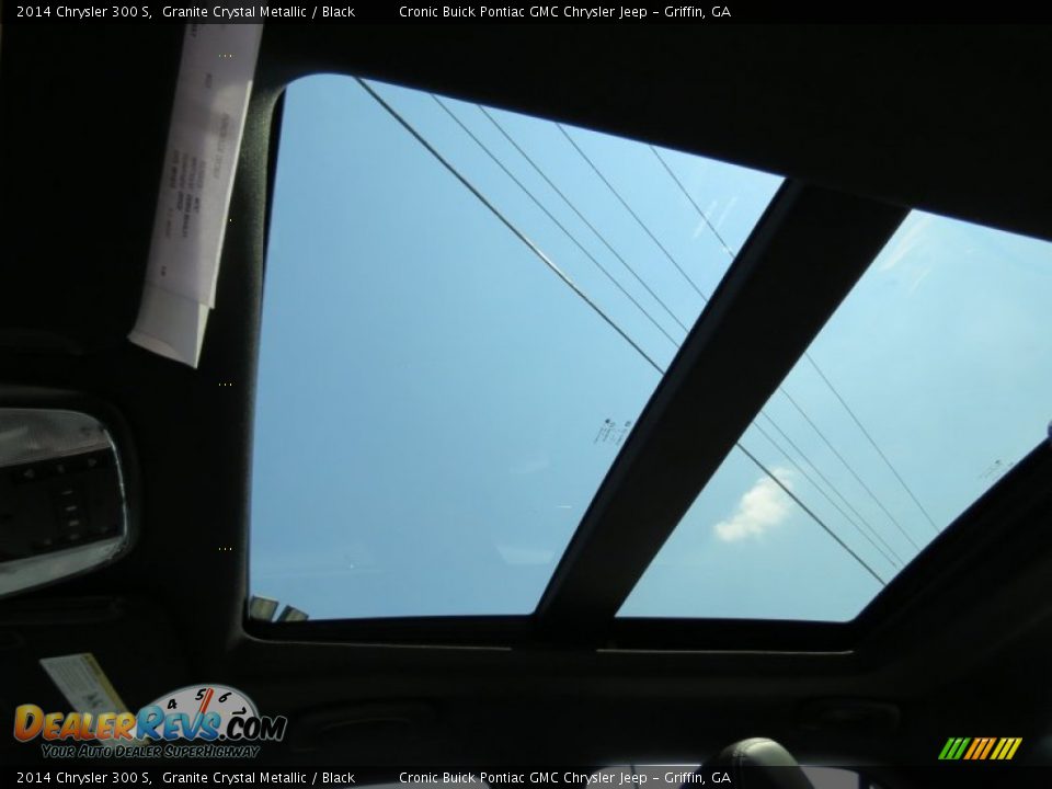 Sunroof of 2014 Chrysler 300 S Photo #11