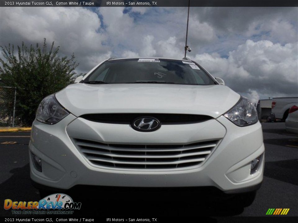 2013 Hyundai Tucson GLS Cotton White / Taupe Photo #3