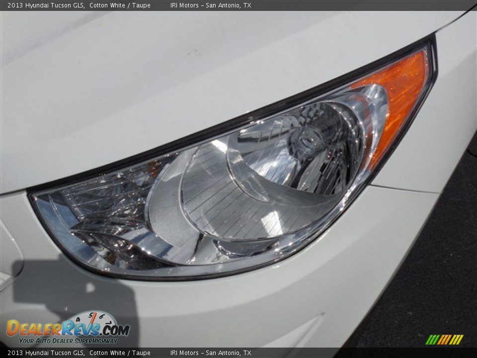 2013 Hyundai Tucson GLS Cotton White / Taupe Photo #4