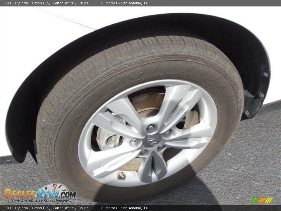 2013 Hyundai Tucson GLS Cotton White / Taupe Photo #5
