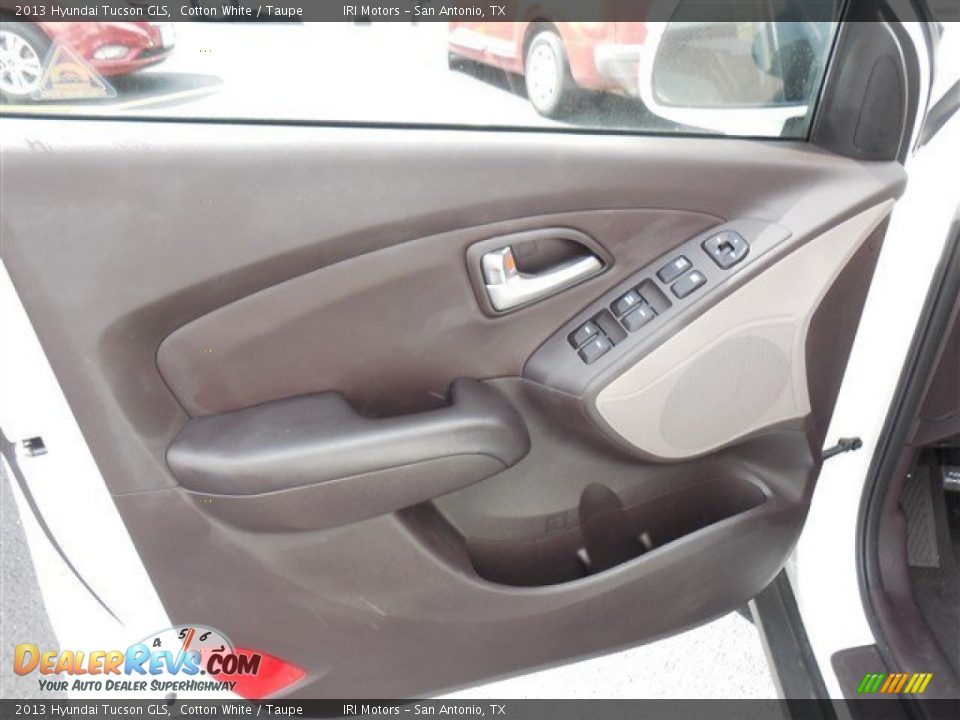2013 Hyundai Tucson GLS Cotton White / Taupe Photo #8
