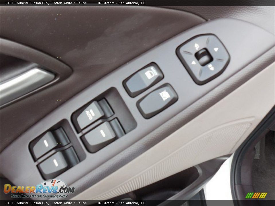 2013 Hyundai Tucson GLS Cotton White / Taupe Photo #15