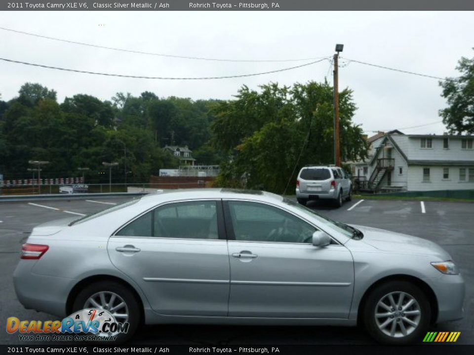 2011 Toyota Camry XLE V6 Classic Silver Metallic / Ash Photo #10