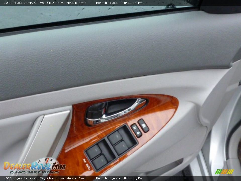 2011 Toyota Camry XLE V6 Classic Silver Metallic / Ash Photo #16